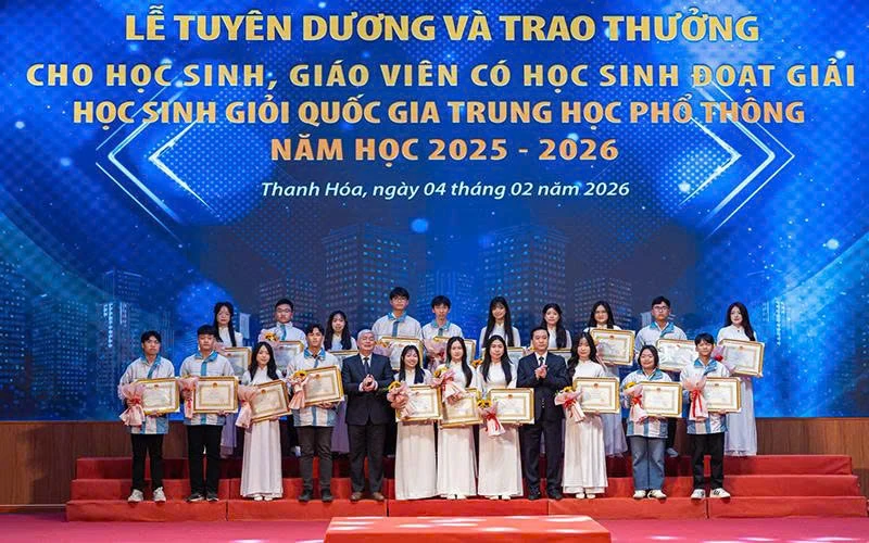 “Đòn bẩy” để phát huy vai trò, trách nhiệm trong sự nghiệp “trồng người”