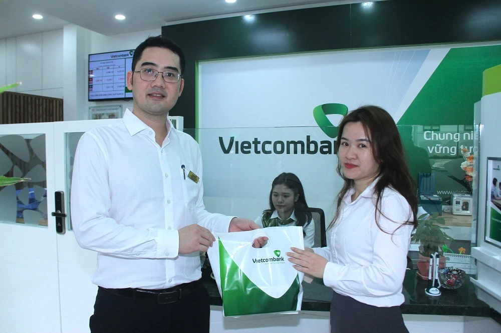 Vietcombank Bắc Thanh Hóa khai trương hoạt động Phòng giao dịch Sầm Sơn tại địa điểm mới