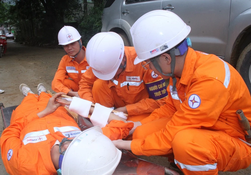 Công ty Điện lực Thanh Hóa diễn tập phòng chống thiên tai và tìm kiếm cứu nạn năm 2026