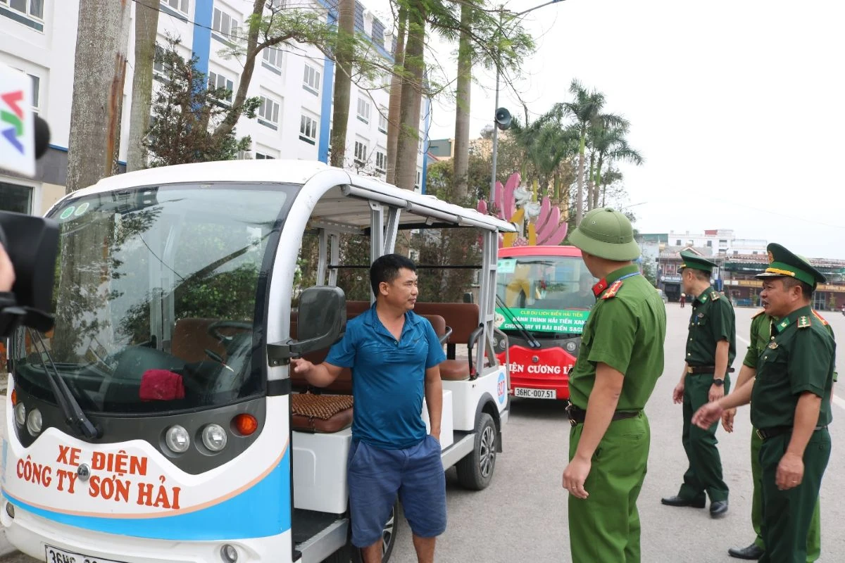 Quyết liệt lập lại trật tự hành lang giao thông, xây dựng môi trường du lịch văn minh tại biển Hải Tiến