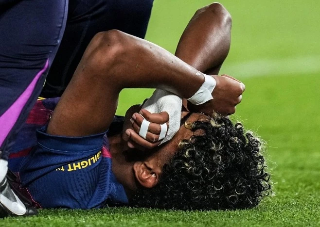 HLV Cristiano Roland đi vào lịch sử cùng U17 Việt Nam; Man City chiếm ngôi đầu Ngoại hạng Anh