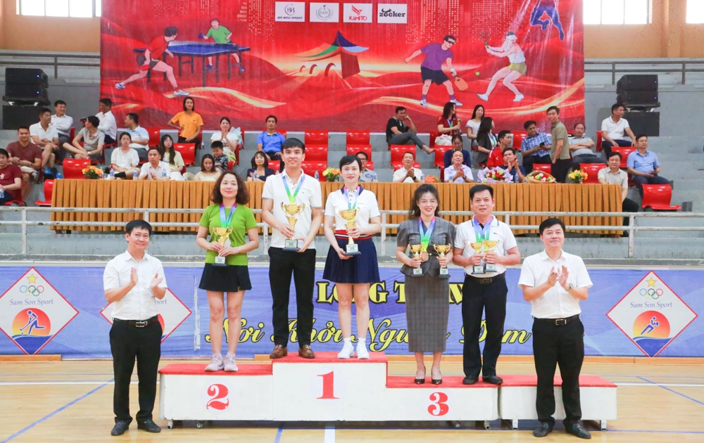 Giải bóng bàn, cầu lông, pickleball hè Sầm Sơn diễn ra sôi nổi, hấp dẫn