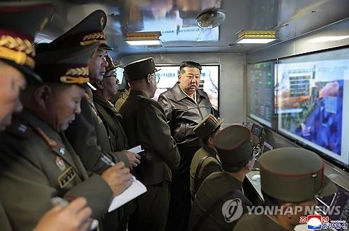 Triều Tiên cho biết đã thử bắn tên lửa đạn đạo Hwasong-11 Ra, nhà lãnh đạo Kim trực tiếp thị sát