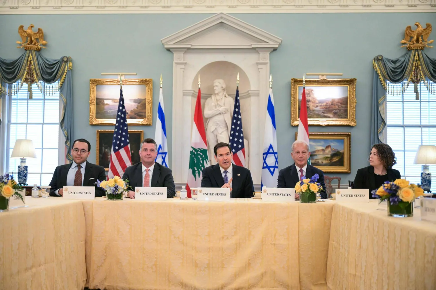 Hezbollah tấn công Israel, căng thẳng leo thang bất chấp lệnh ngừng bắn