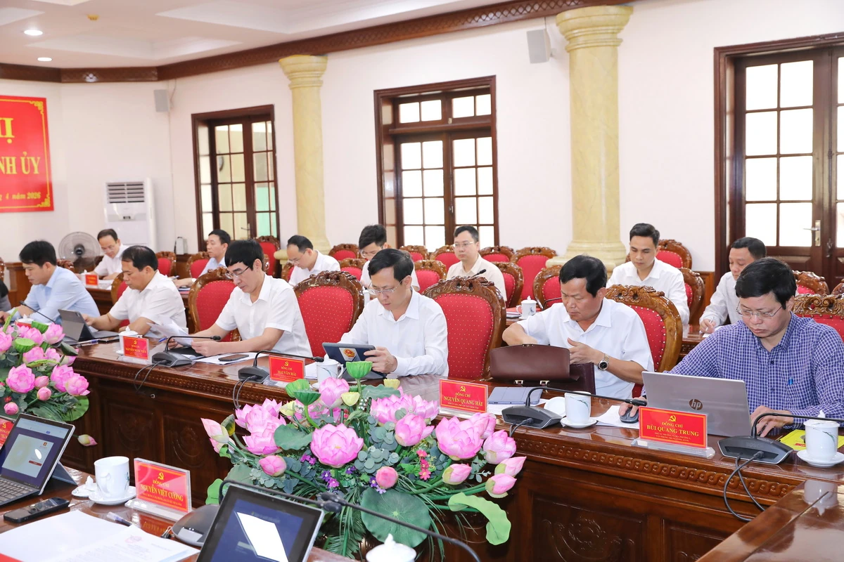 Ban Thường vụ Tỉnh ủy cho ý kiến vào các tờ trình của Ban Thường vụ Đảng ủy UBND tỉnh