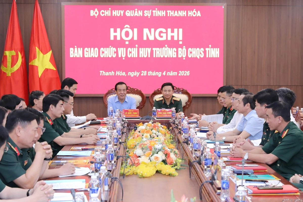 Hội nghị bàn giao chức vụ Chỉ huy trưởng Bộ Chỉ huy Quân sự tỉnh