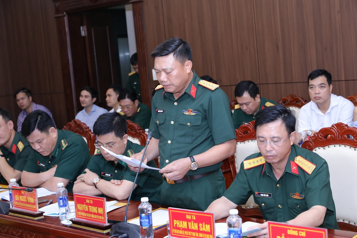 Hội nghị bàn giao chức vụ Chỉ huy trưởng Bộ Chỉ huy Quân sự tỉnh