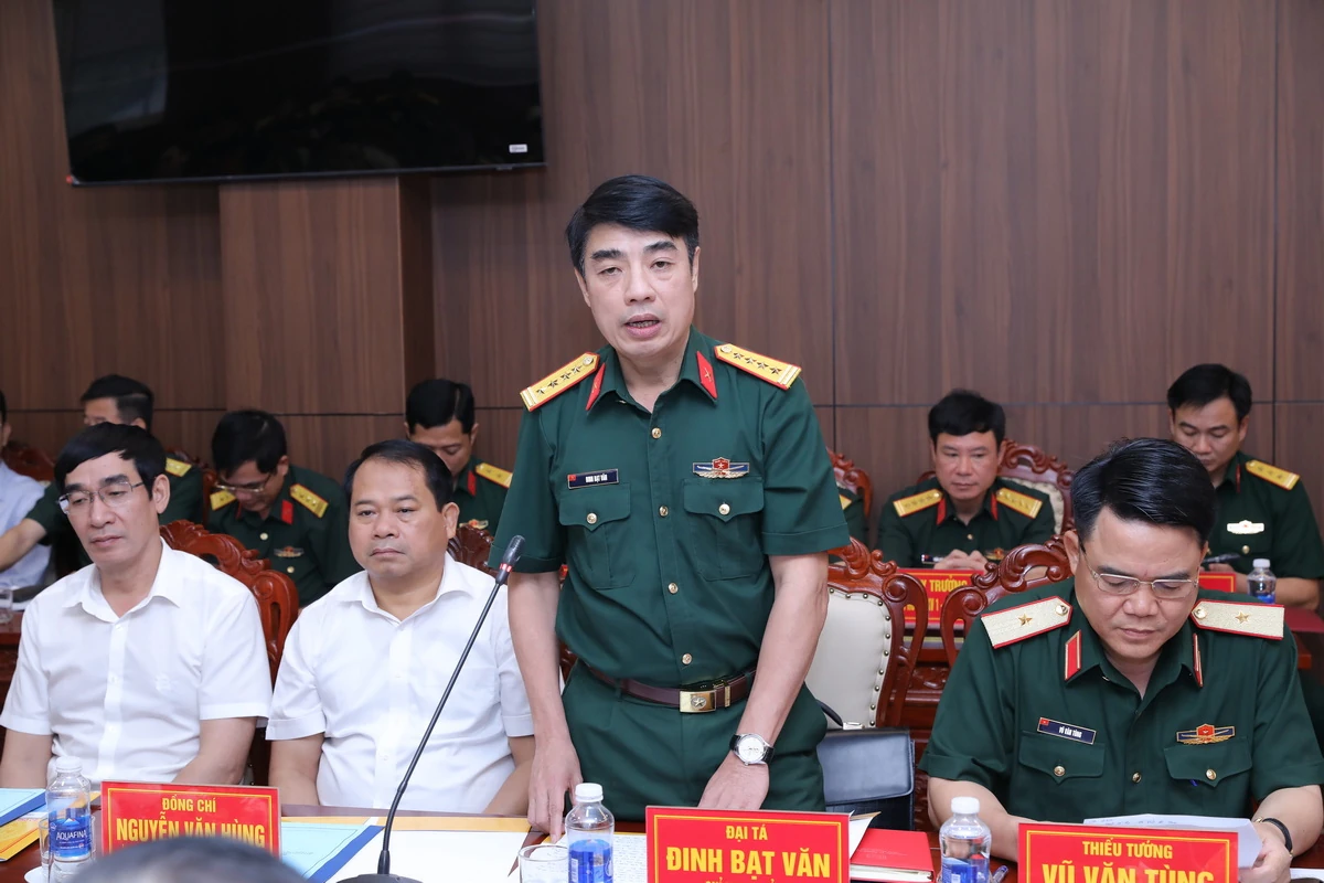 Hội nghị bàn giao chức vụ Chỉ huy trưởng Bộ Chỉ huy Quân sự tỉnh