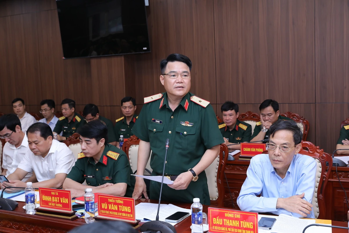 Hội nghị bàn giao chức vụ Chỉ huy trưởng Bộ Chỉ huy Quân sự tỉnh