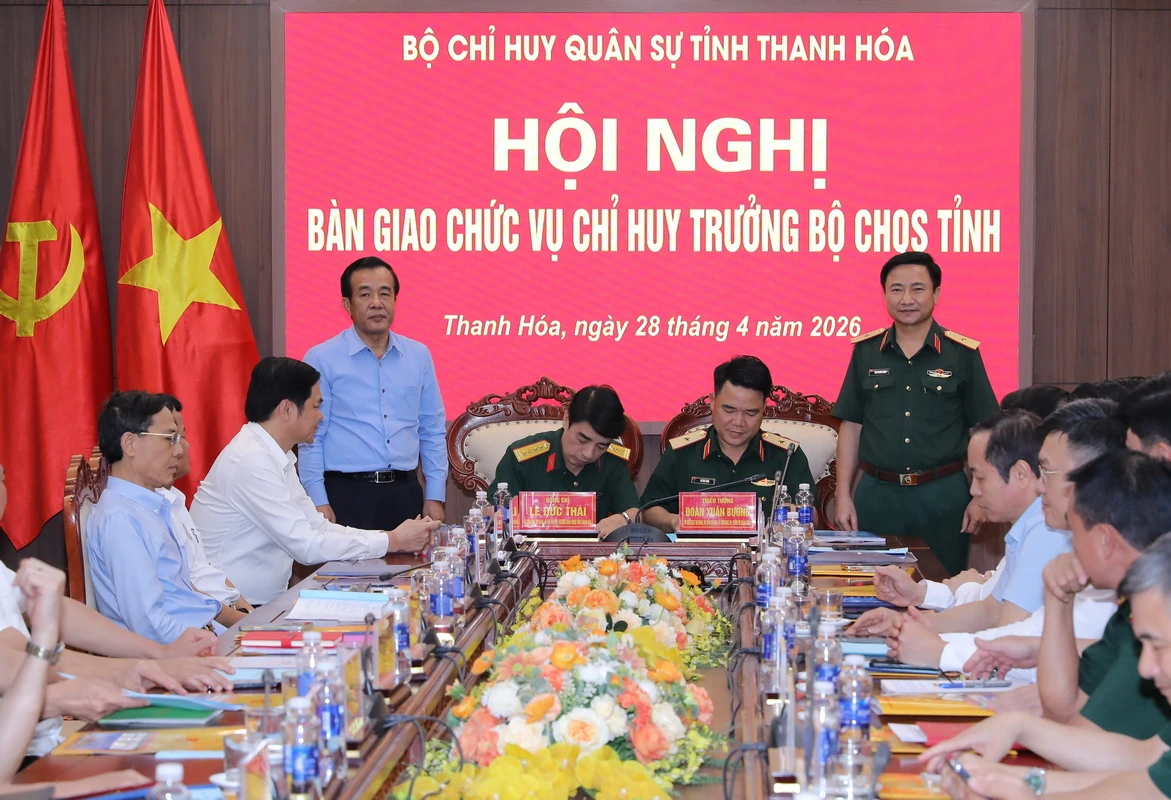 Hội nghị bàn giao chức vụ Chỉ huy trưởng Bộ Chỉ huy Quân sự tỉnh