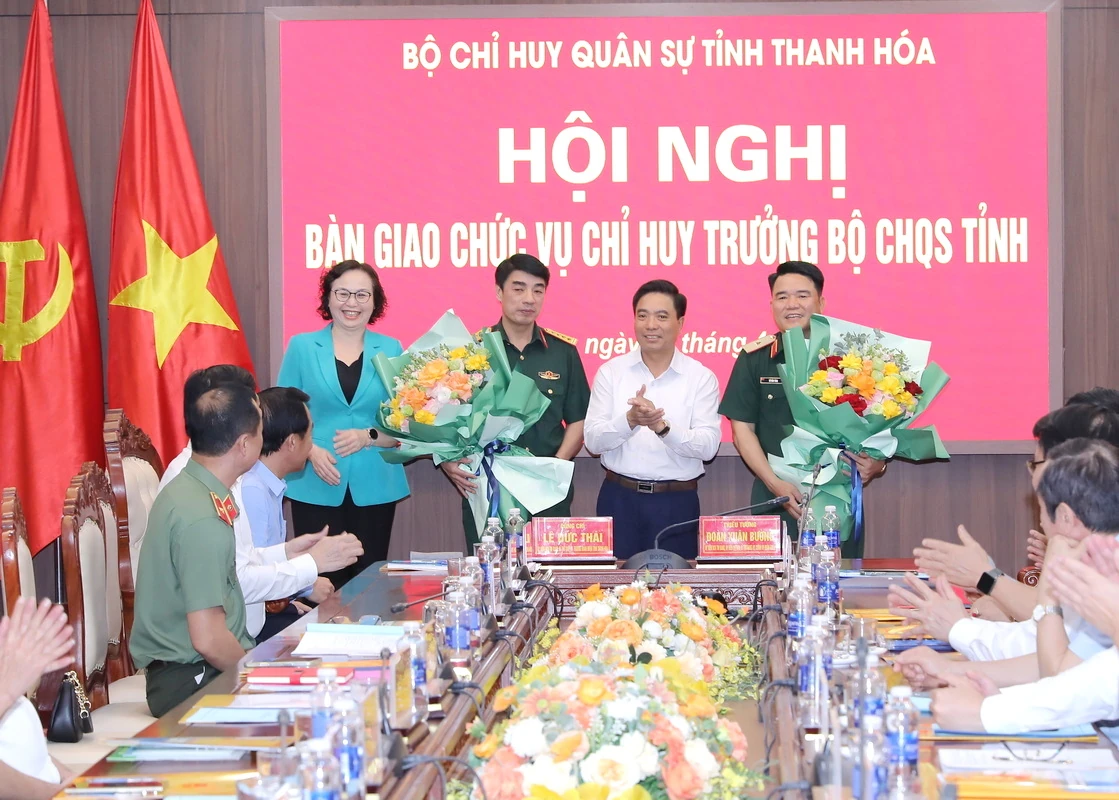 Hội nghị bàn giao chức vụ Chỉ huy trưởng Bộ Chỉ huy Quân sự tỉnh