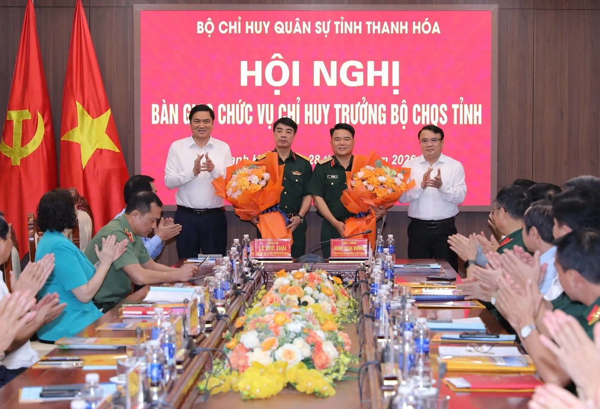 Hội nghị bàn giao chức vụ Chỉ huy trưởng Bộ Chỉ huy Quân sự tỉnh