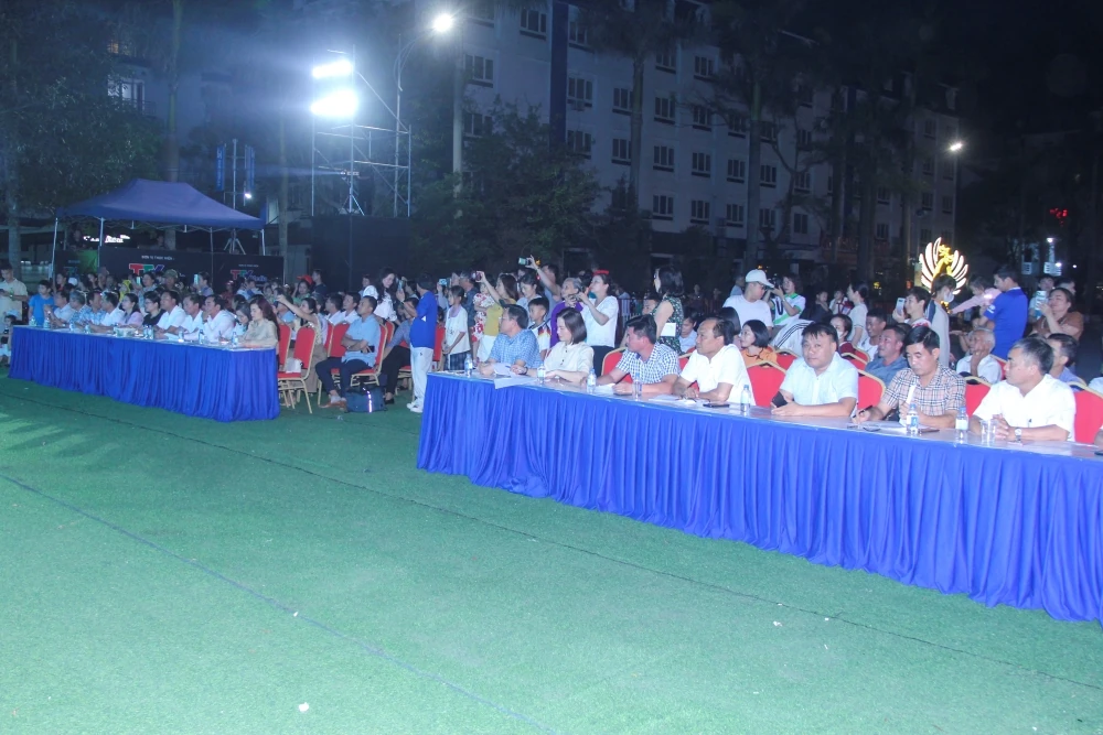 Tổng duyệt chương trình khai mạc Lễ hội du lịch biển Hải Tiến năm 2026