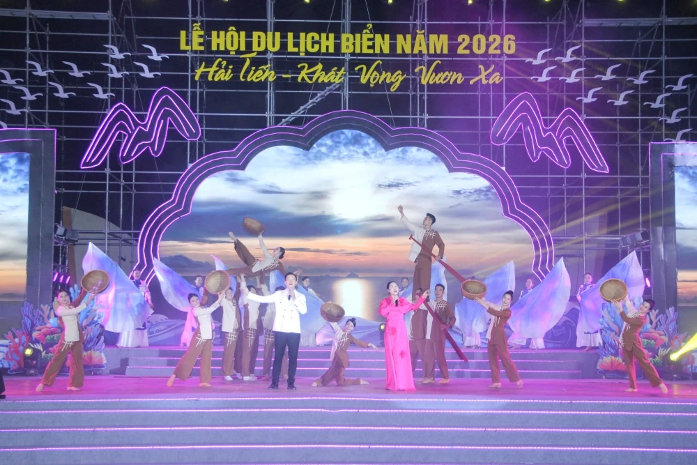 Tổng duyệt chương trình khai mạc Lễ hội du lịch biển Hải Tiến năm 2026