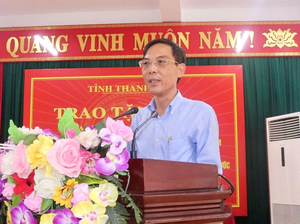 Trao quà của Tổng Bí thư, Chủ tịch nước cho người có công tại Trung tâm Nuôi dưỡng, điều dưỡng người có công Thanh Hóa