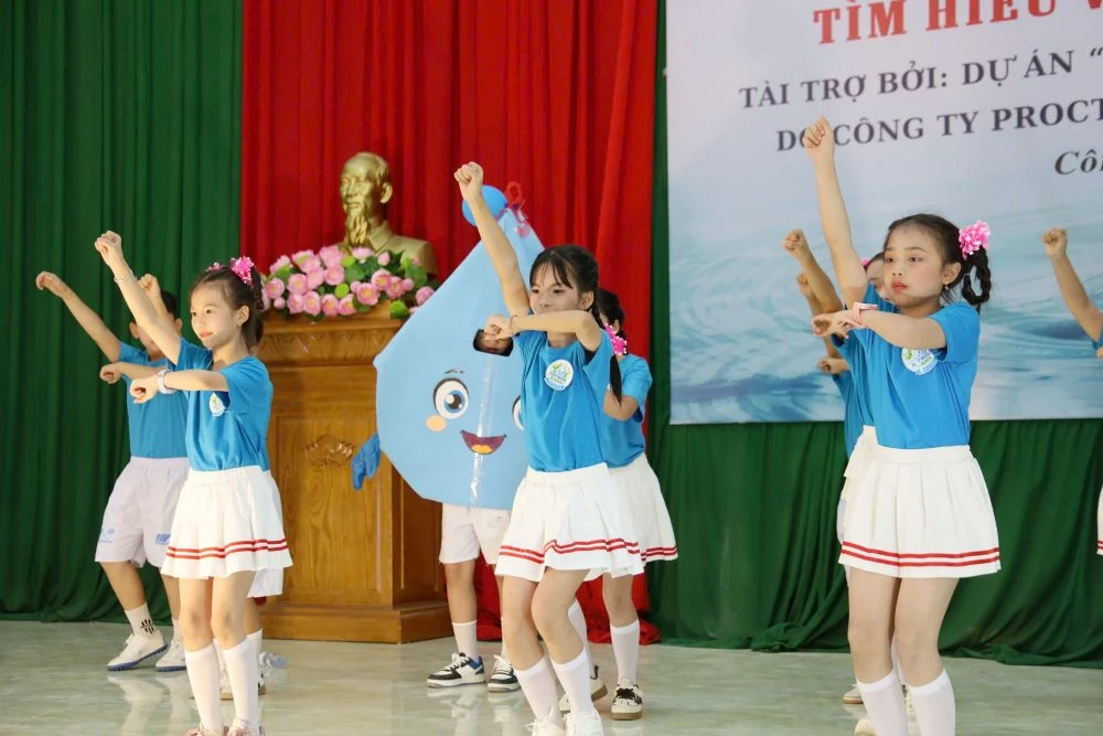 Sôi nổi hội thi tìm hiểu về nước sạch và vệ sinh cho học sinh