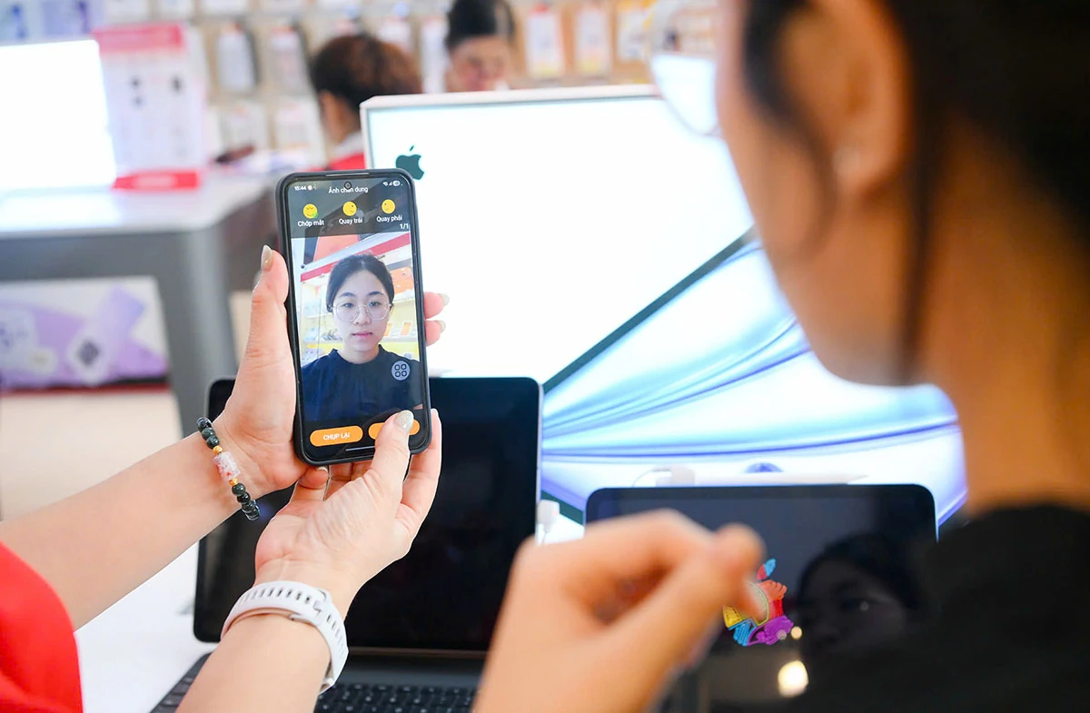 Gần 50.000 điểm hỗ trợ khách hàng Viettel xác thực thông tin thuê bao tránh bị khóa SIM