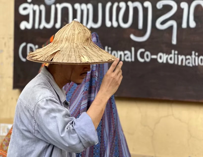 Hứa Vĩ Văn thoại bốn thứ tiếng trong phim truyền hình về chiến sỹ tình báo