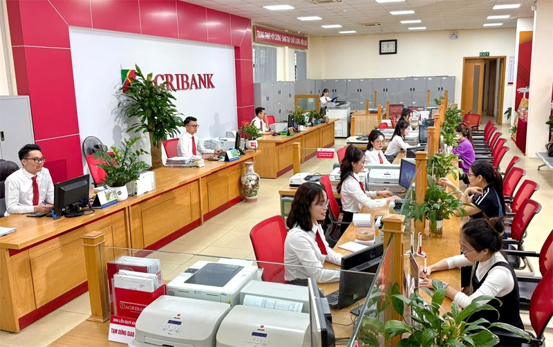 Tạo dựng môi trường văn hóa theo chuẩn mực, bản sắc