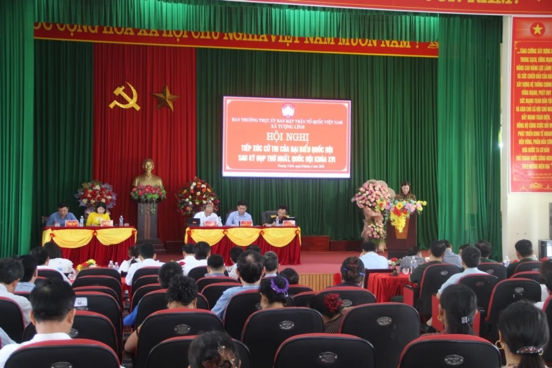 Đại biểu Quốc hội tiếp xúc cử tri xã Tượng Lĩnh