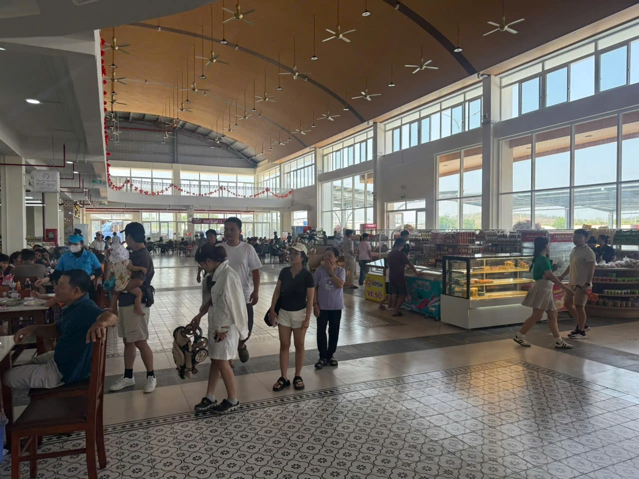 21 trạm dừng nghỉ khi lưu thông trên cao tốc Bắc-Nam dịp 30/4