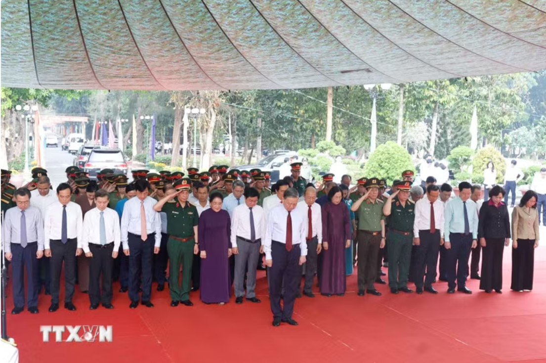 Tổng Bí thư, Chủ tịch nước Tô Lâm dâng hương tại Nghĩa trang Liệt sỹ Tân Biên