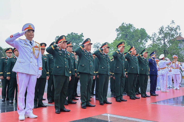 Lãnh đạo Đảng, Nhà nước vào Lăng viếng Chủ tịch Hồ Chí Minh nhân kỷ niệm 51 năm Ngày giải phóng miền Nam, thống nhất đất nước