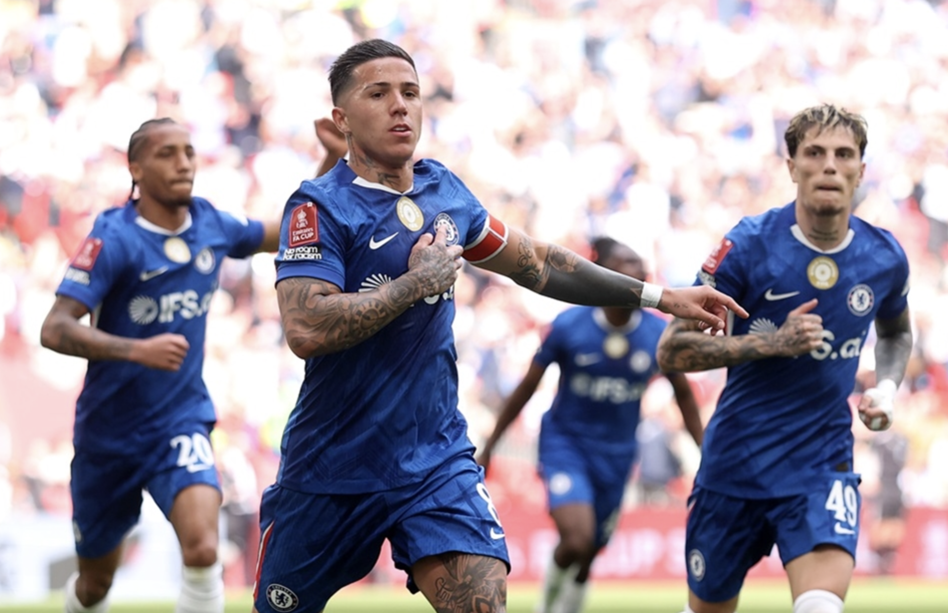 Công an Hà Nội chạm một tay vào chức vô địch; Chelsea hẹn Man City tại chung kết FA Cup