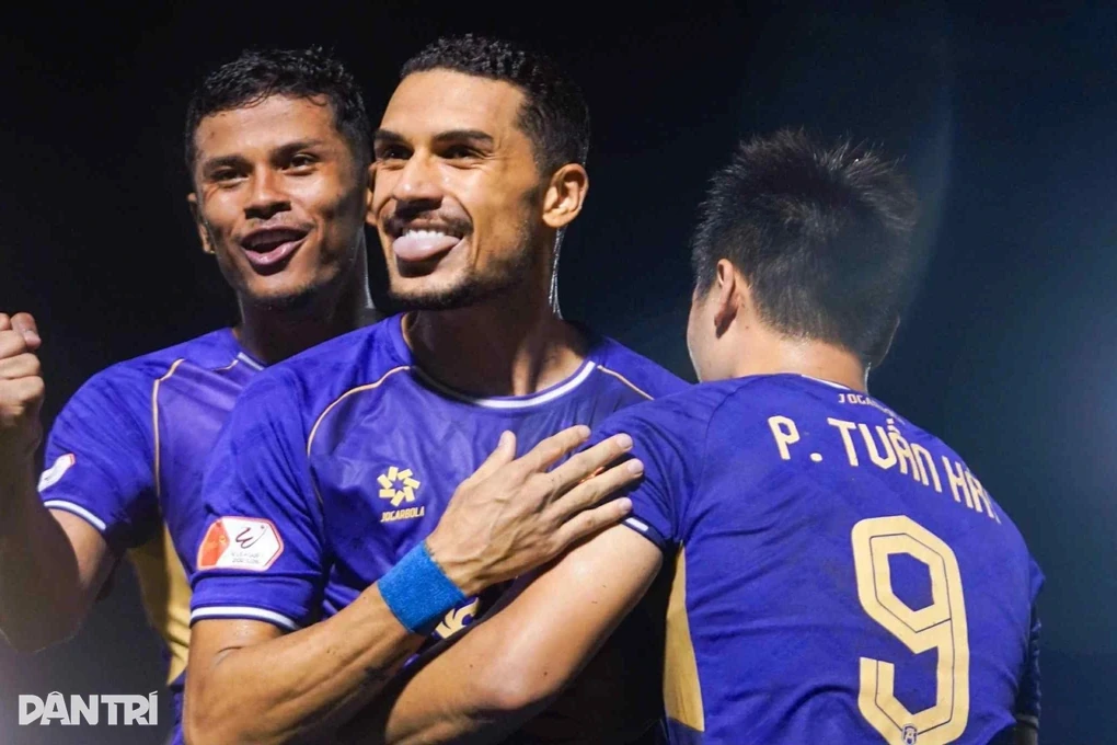 Hà Nội FC củng cố top 3; Jose Mourinho phủ nhận tin đồn tái hợp Real Madrid