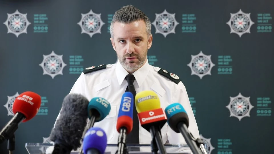 Bắc Ireland ban bố tình trạng báo động an ninh sau vụ đánh bom xe