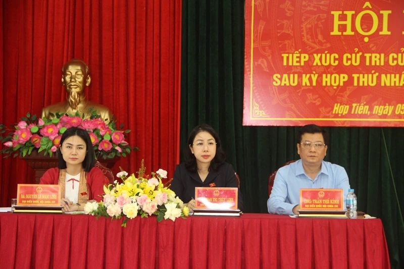Đại biểu Quốc hội tiếp xúc cử tri xã Hợp Tiến
