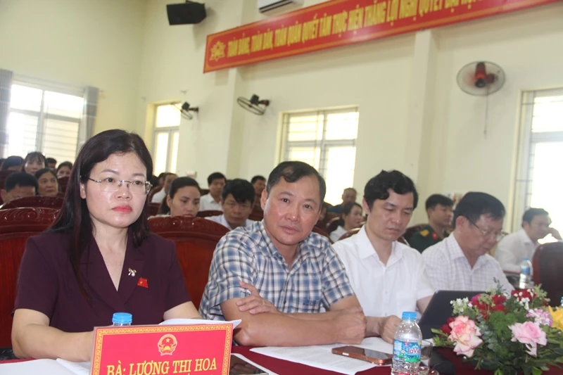 Đại biểu Quốc hội tiếp xúc cử tri xã Hợp Tiến