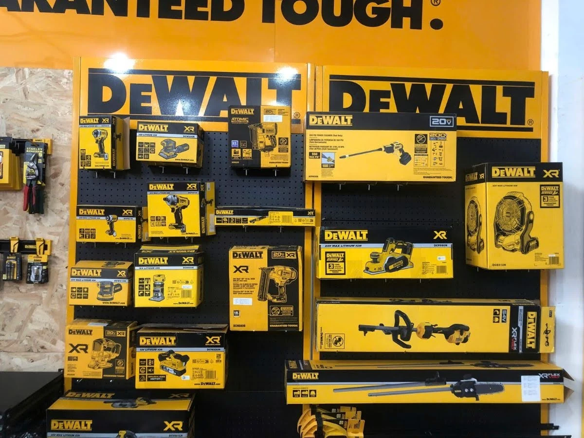 Bosch, Milwaukee, Makita hay DeWalt: Nên chọn dụng cụ cầm tay nào phù hợp?