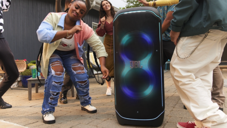Top 3 loa Bluetooth JBL có dải Bass mạnh mẽ, nội lực, bùng nổ mọi giác quan