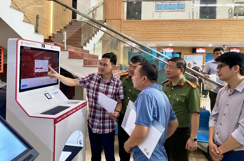 Hơn 4.300 hồ sơ được xử lý, chứng thực trên hệ thống Kiosk thông minh