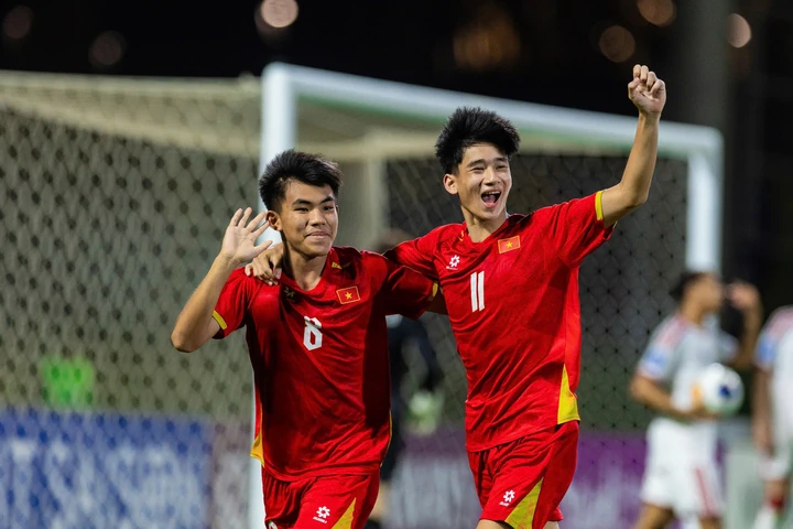 U17 Việt Nam lần đầu tiên giành vé dự World Cup; Man City phả hơi nóng vào ngôi đầu của Arsenal