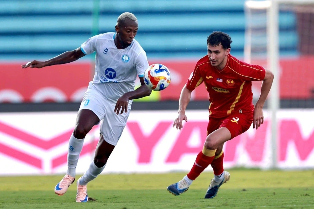 U17 Việt Nam lần đầu tiên giành vé dự World Cup; Man City phả hơi nóng vào ngôi đầu của Arsenal