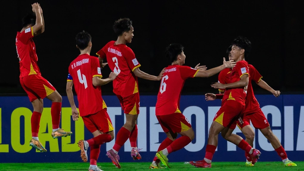 HLV Deschamps gạch tên Camavinga khỏi tuyển Pháp dự World Cup 2026; Võ sỹ Jujitsu xứ Thanh giành 2 HCV tại giải Vô địch Thế giới