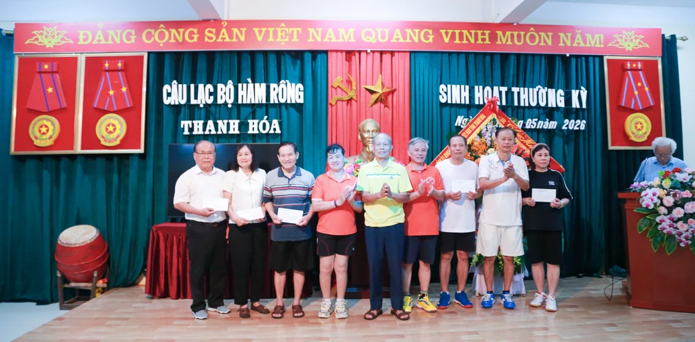 Câu lạc bộ Hàm Rồng bế mạc chương trình giao lưu thể thao