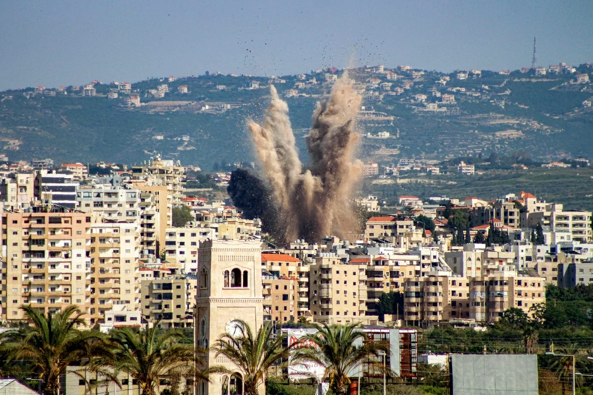 Israel không kích miền Nam Li-băng, hàng chục người thương vong