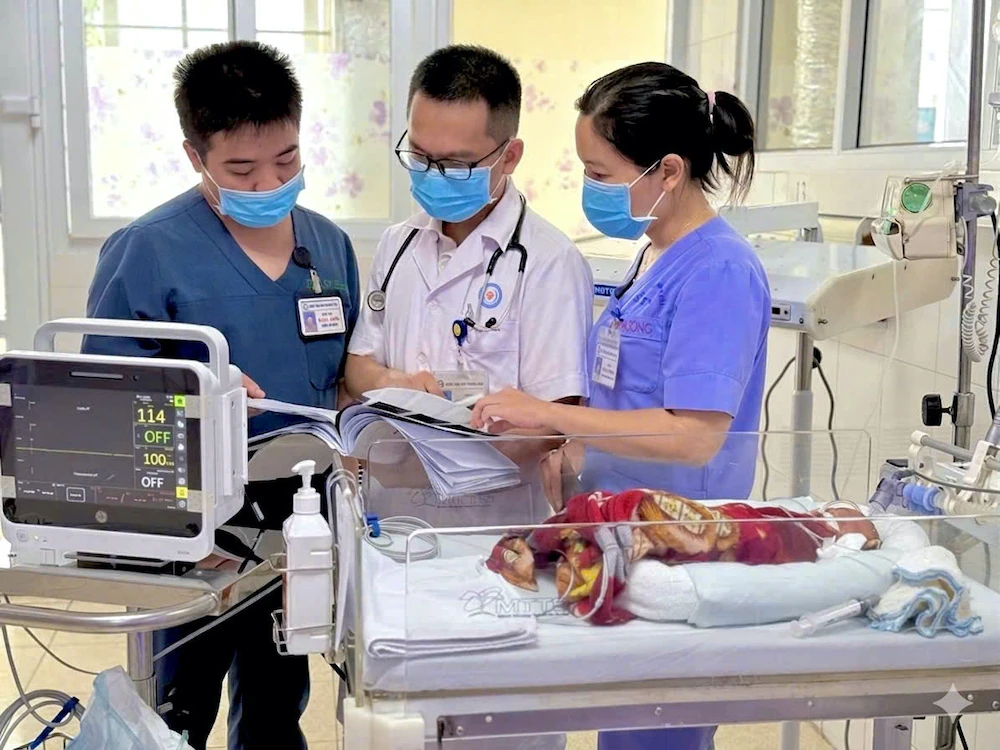 Giành sự sống cho trẻ sơ sinh mắc tim bẩm sinh nguy kịch