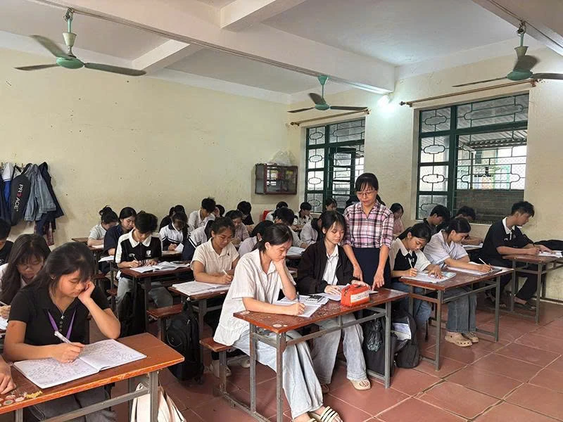 Trường học ở miền núi tăng tốc ôn luyện cho học sinh thi vào lớp 10