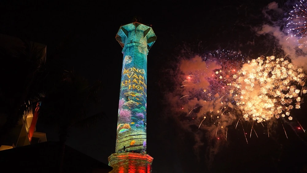 VUI-Fest Ha Long ra mắt show 3D Mapping “Long Vân Khánh Hội”, bổ sung đại tiệc giải trí đêm mới bên vịnh