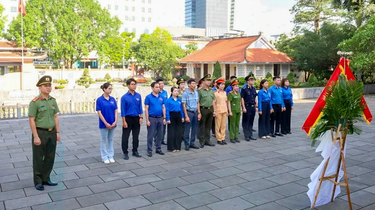 Khu tưởng niệm Bác Hồ - điểm đến tháng 5
