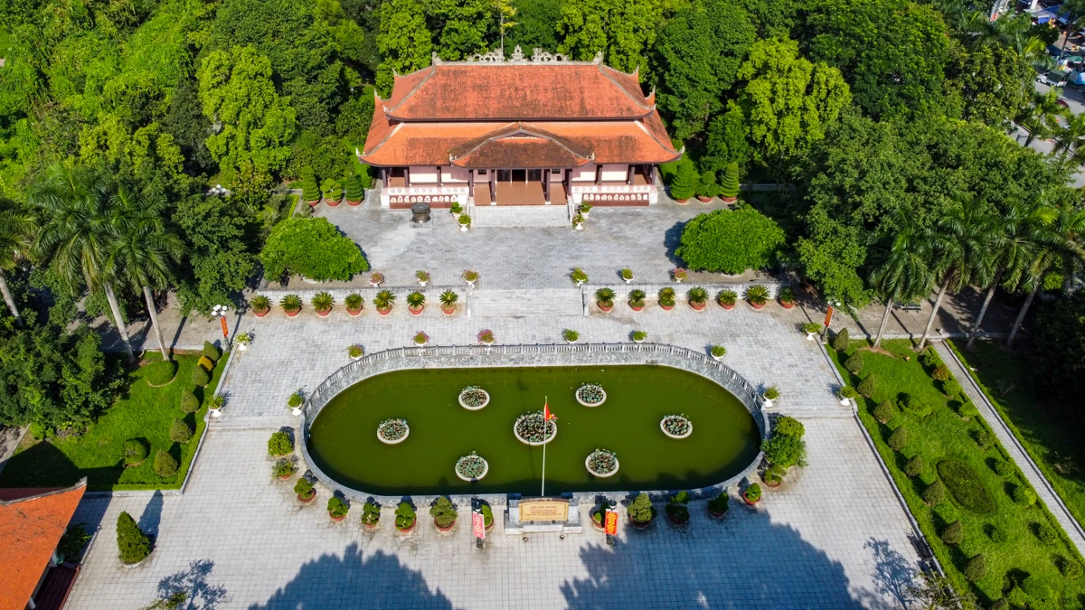 Khu tưởng niệm Bác Hồ - điểm đến tháng 5