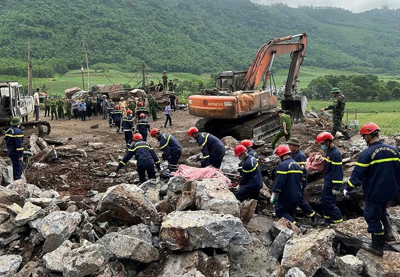 Đã tìm thấy 2 nạn nhân còn lại trong vụ sạt lở đá ở xã Cẩm Tú