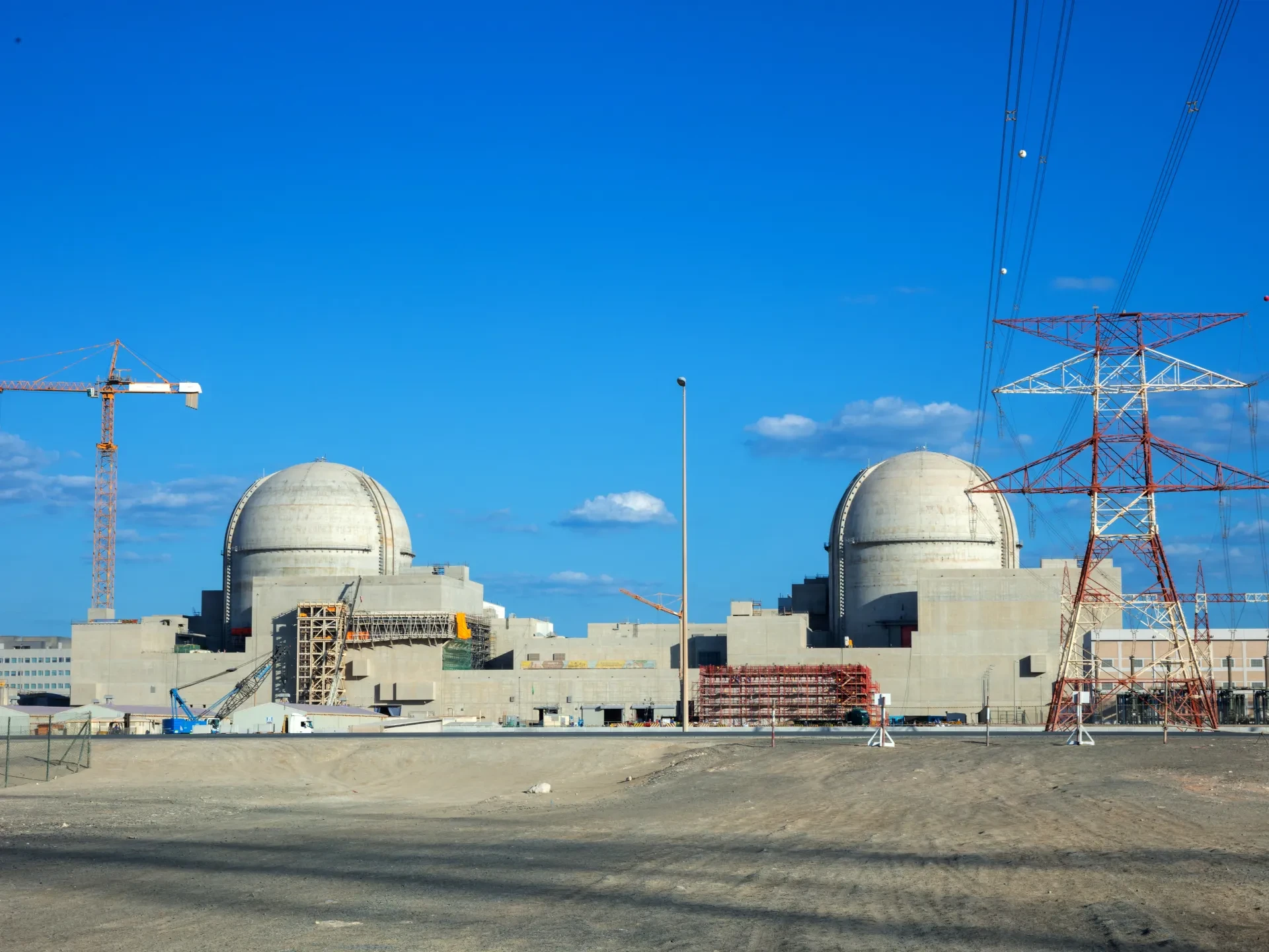 IAEA cảnh báo nguy cơ phóng xạ nghiêm trọng sau vụ UAV tấn công nhà máy tại UAE