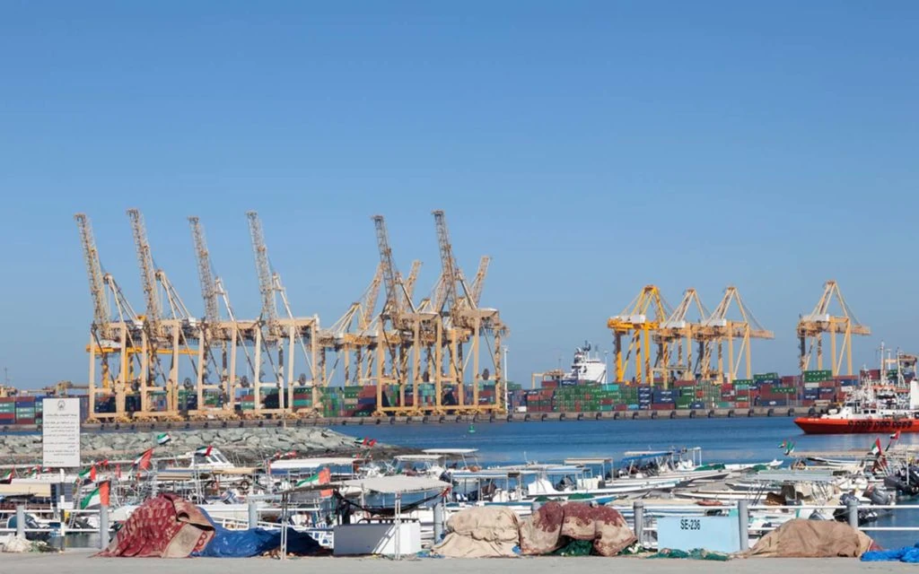 UAE đẩy nhanh tiến độ xây dựng tuyến ống dẫn dầu tránh eo biển Hormuz