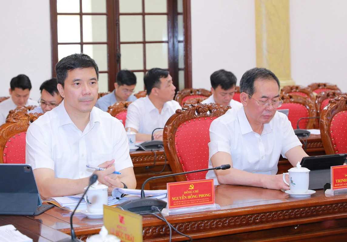 Ban Thường vụ Tỉnh ủy cho ý kiến nhiều nội dung quan trọng về giáo dục, sắp xếp bộ máy và đầu tư phát triển