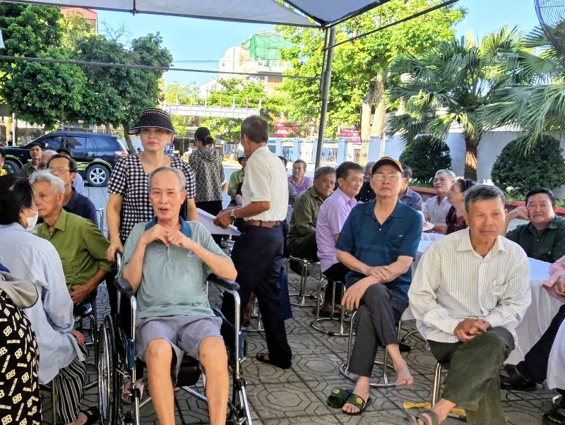 390 hội viên CCB phường Bỉm Sơn được khám sức khỏe miễn phí